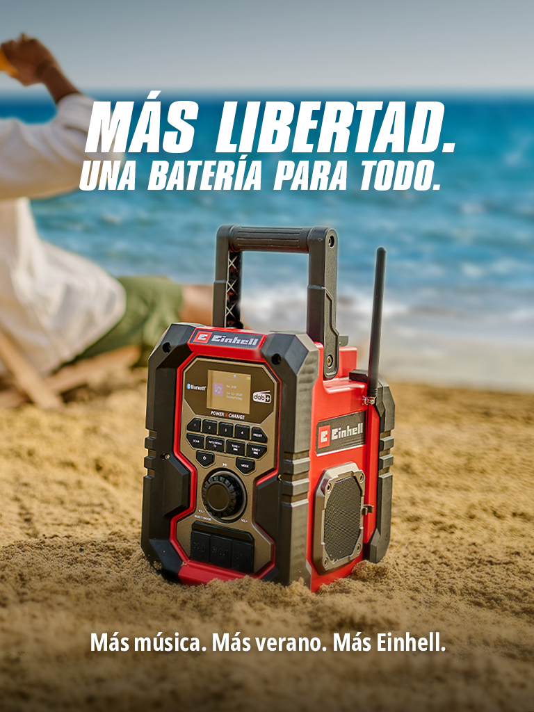Image of a radio in the sand and the text saying "MÁS LIBERTAD. UNA BATERÍA PARA TODO. Más música. Más verano. Más Einhell."