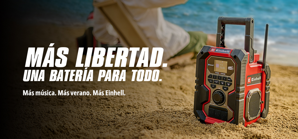 Image of a radio in the sand and the text saying "MÁS LIBERTAD. UNA BATERÍA PARA TODO. Más música. Más verano. Más Einhell."